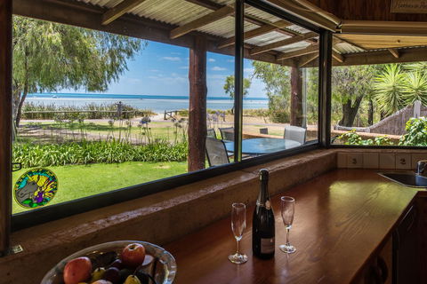 Beach House Dunsborough - Accommodation QLD 5