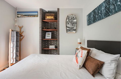 Starboard Drift - Captain & Crew - In Town Entire House For 8 - Accommodation QLD 14