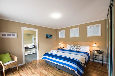 Cape Howe Cottages - Accommodation QLD 40