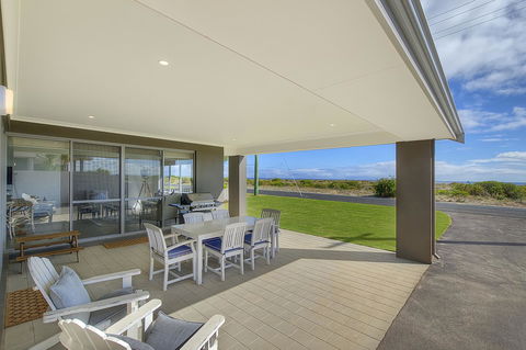 Into The Blue - Accommodation QLD 1