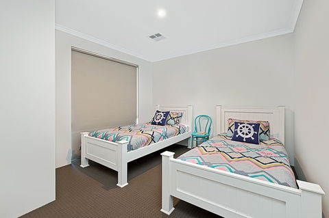 Into The Blue - Accommodation QLD 10