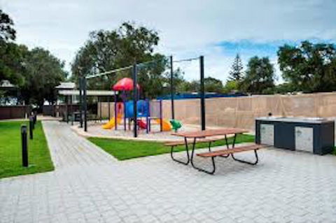Beach Retreat - Busselton - Accommodation QLD 11