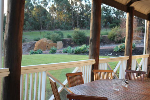 The Farmhouse - Accommodation QLD 12