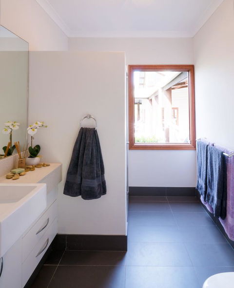 The Farmhouse - Accommodation QLD 7