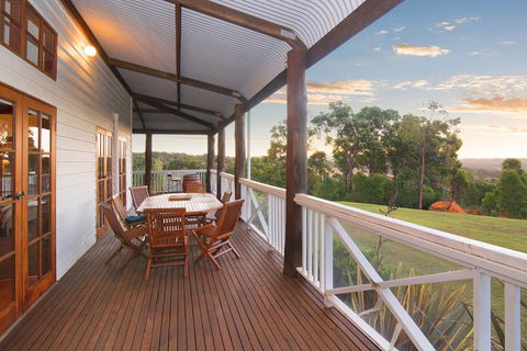 The Farmhouse - Accommodation QLD 4