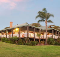The Farmhouse - Accommodation QLD