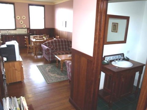 Pemberton Old Picture Theatre Holiday Apartments - Accommodation QLD 9