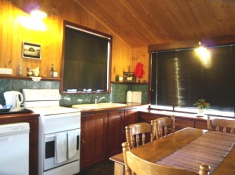 Pemberton Old Picture Theatre Holiday Apartments - Accommodation QLD 18