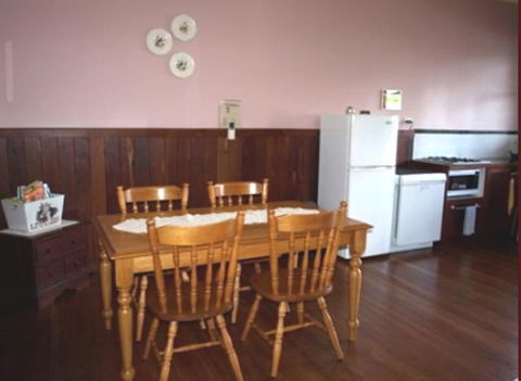 Pemberton Old Picture Theatre Holiday Apartments - Accommodation QLD 28