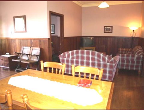 Pemberton Old Picture Theatre Holiday Apartments - Accommodation QLD 35
