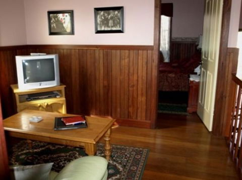 Pemberton Old Picture Theatre Holiday Apartments - Accommodation QLD 31