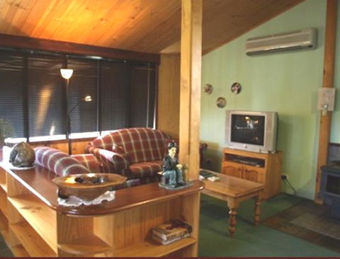 Pemberton Old Picture Theatre Holiday Apartments - Accommodation QLD 15