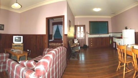 Pemberton Old Picture Theatre Holiday Apartments - Accommodation QLD 19