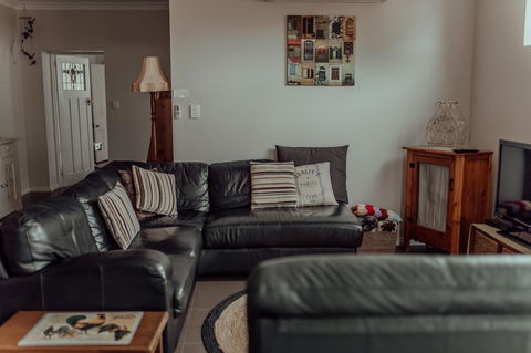Bluebird Cottage - Accommodation QLD 17