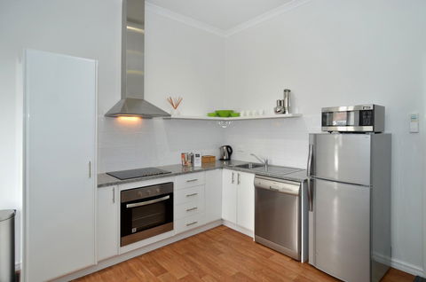 Albany Central Apartments - Accommodation QLD 4