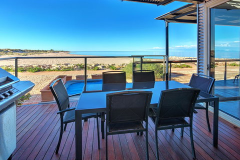 Mantarays Ningaloo Beach Resort - Accommodation QLD 6