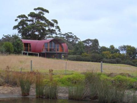 Tennessee Hill Chalets - Accommodation QLD 7