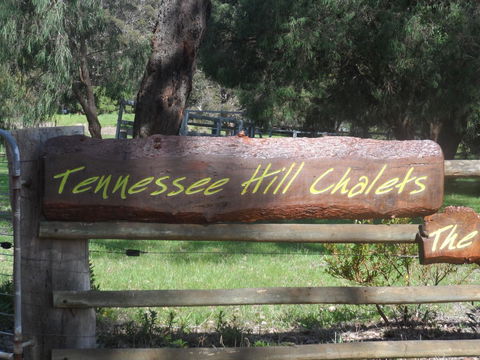 Tennessee Hill Chalets - Accommodation QLD 23
