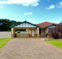 Silver Gull Family Retreat - Accommodation QLD
