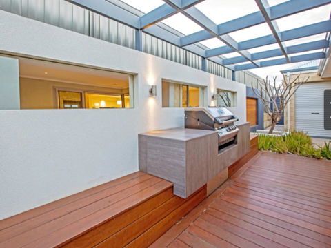 Magnificent Beach Retreat - Accommodation QLD 36