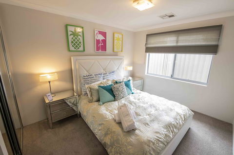 Magnificent Beach Retreat - Accommodation QLD 13