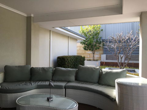 Magnificent Beach Retreat - Accommodation QLD 35
