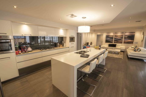 Magnificent Beach Retreat - Accommodation QLD 27