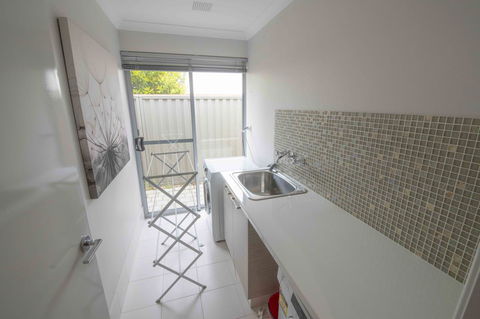 Magnificent Beach Retreat - Accommodation QLD 34