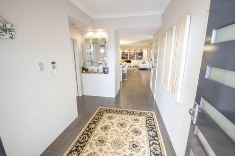 Magnificent Beach Retreat - Accommodation QLD 5