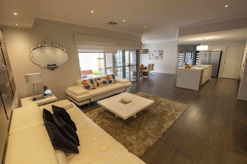 Magnificent Beach Retreat - Accommodation QLD 23