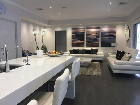 Magnificent Beach Retreat - Accommodation QLD 24