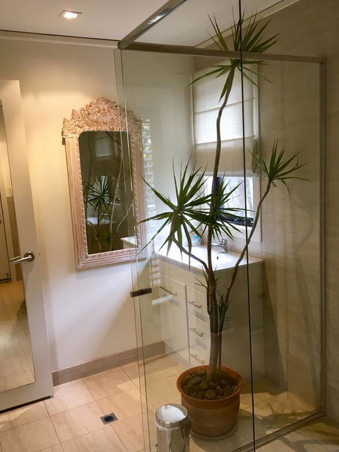 DESIGNER'S STUDIO - Accommodation QLD 14