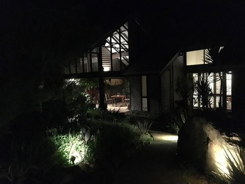 DESIGNER'S STUDIO - Accommodation QLD 3