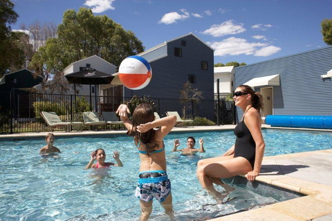 Footprints Preston Beach - Accommodation QLD 3