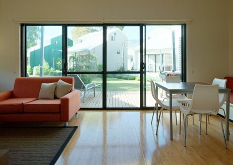 Footprints Preston Beach - Accommodation QLD 23