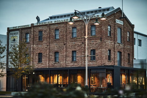 The Premier Mill Hotel - Accommodation QLD 15