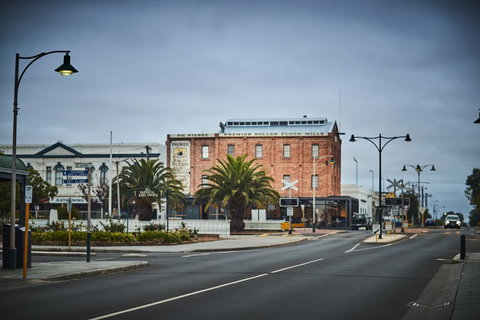 The Premier Mill Hotel - Accommodation QLD 14