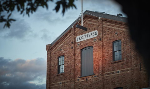 The Premier Mill Hotel - Accommodation QLD 12