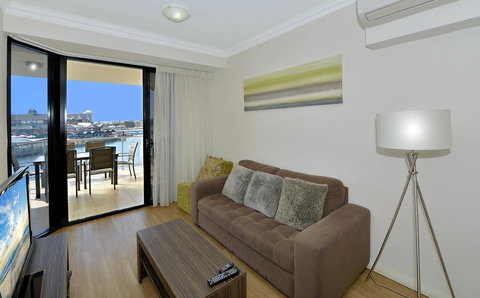 Dolphin Quay Apartments - Accommodation QLD 3