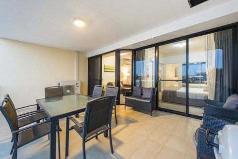 Dolphin Quay Apartments - Accommodation QLD 38