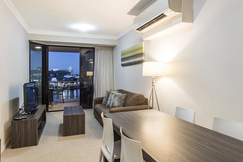 Dolphin Quay Apartments - Accommodation QLD 19