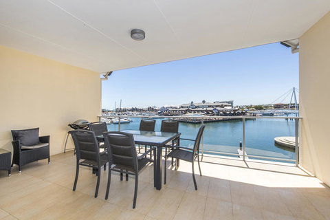 Dolphin Quay Apartments - Accommodation QLD 17