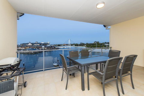 Dolphin Quay Apartments - Accommodation QLD 23