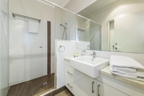 Dolphin Quay Apartments - Accommodation QLD 42