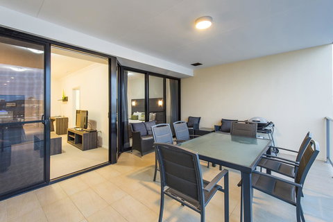 Dolphin Quay Apartments - Accommodation QLD 37