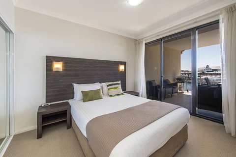 Dolphin Quay Apartments - Accommodation QLD 30
