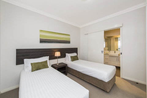 Dolphin Quay Apartments - Accommodation QLD 44