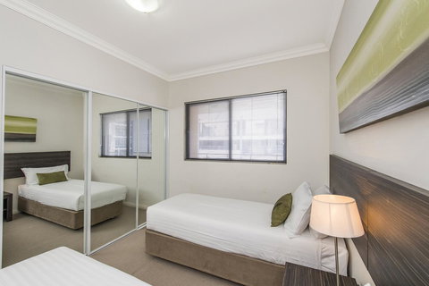 Dolphin Quay Apartments - Accommodation QLD 41