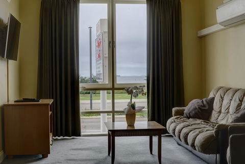 The Jetty Resort - Accommodation QLD 17