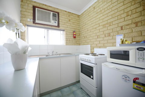 The Jetty Resort - Accommodation QLD 40